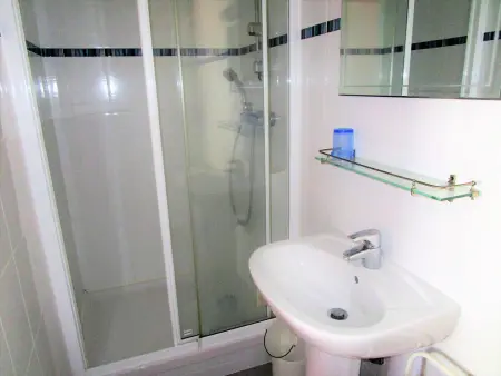Appartement 4 pièces avec balcon face mer, proche plage et commerces, idéal famillies - Photo 10