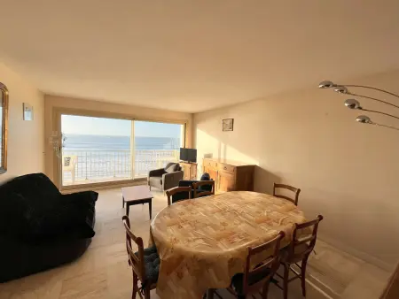 Appartement 4 pièces avec balcon face mer, proche plage et commerces, idéal famillies - Photo 12