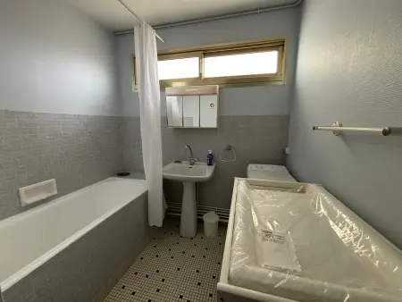 Appartement 4 pièces avec balcon face mer, proche plage et commerces, idéal famillies - Photo 13