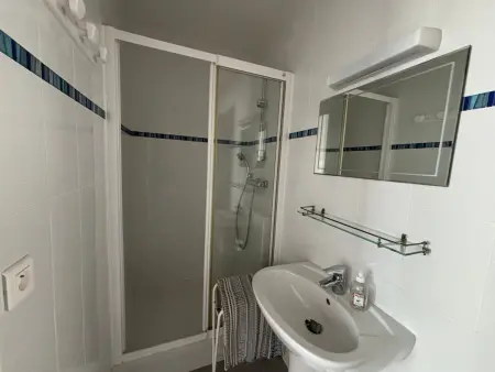 Appartement 4 pièces avec balcon face mer, proche plage et commerces, idéal famillies - Photo 14