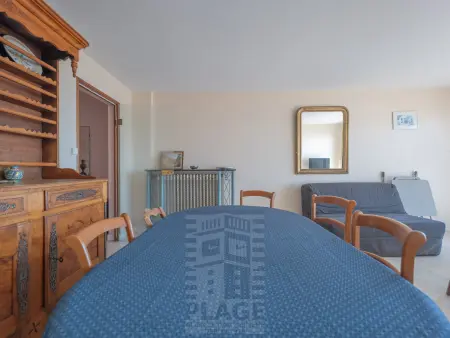 Appartement 4 pièces avec balcon face mer, proche plage et commerces, idéal famillies - Photo 32
