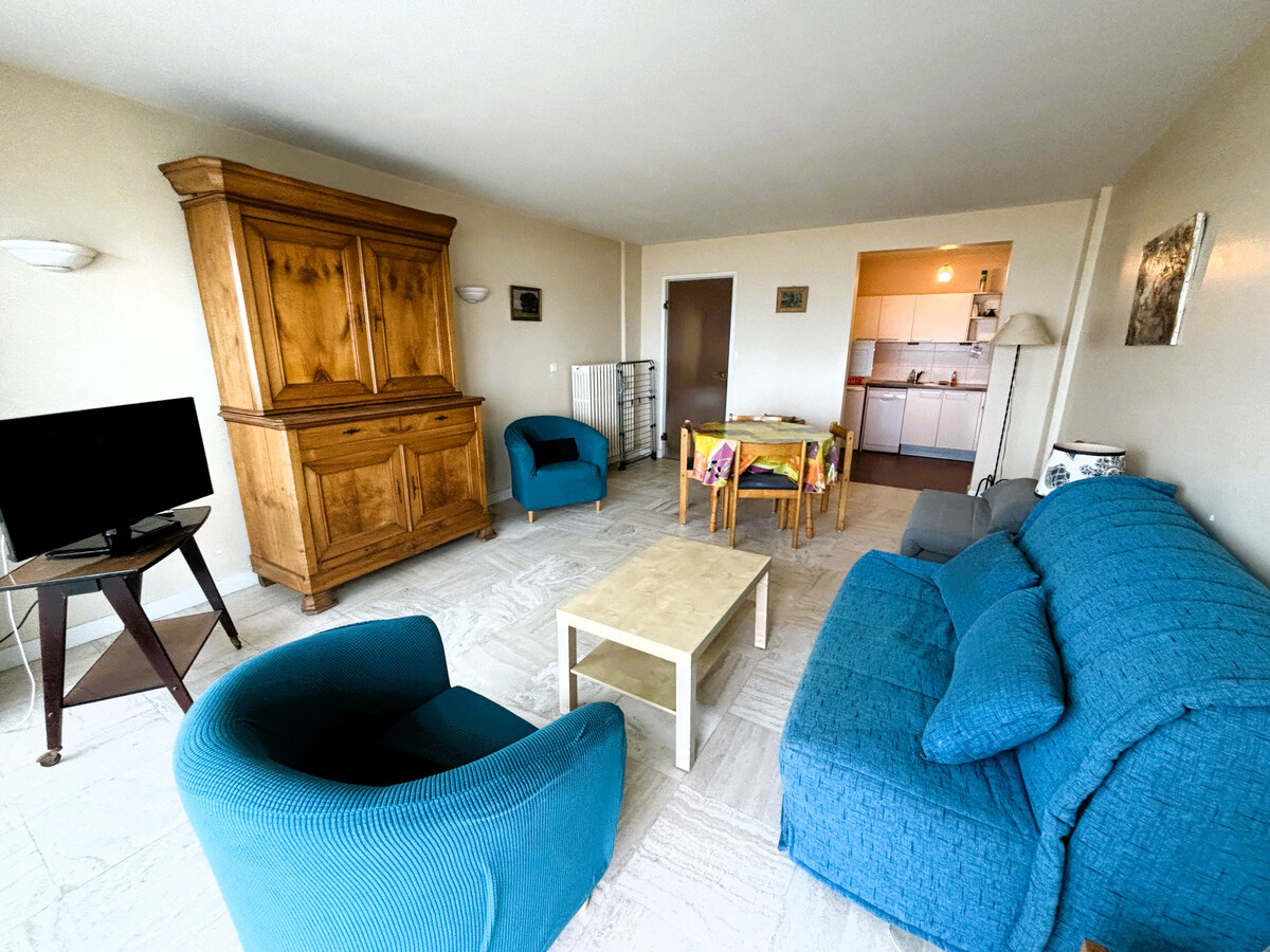 Studio face mer avec balcon plein Sud aux Sables-d'Olonne - Photo 2
