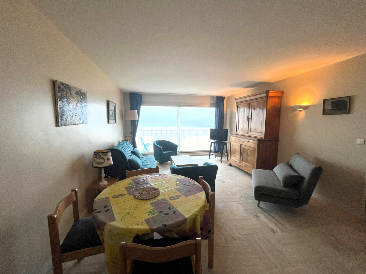 Studio face mer avec balcon plein Sud aux Sables-d'Olonne - Photo 11