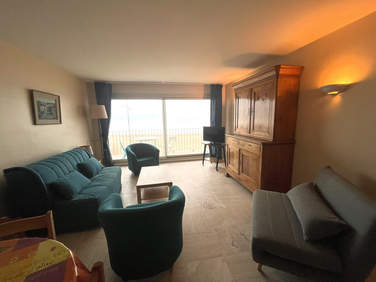 Studio face mer avec balcon plein Sud aux Sables-d'Olonne - Photo 12