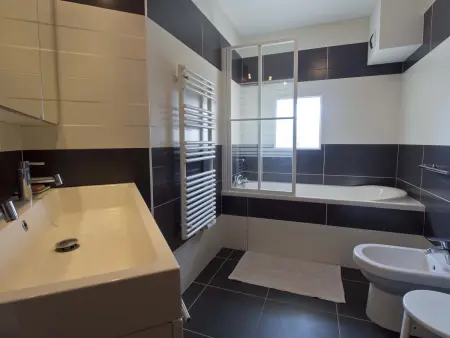 Appartement 3 chambres, garage privé, 500m de la plage : photo 13