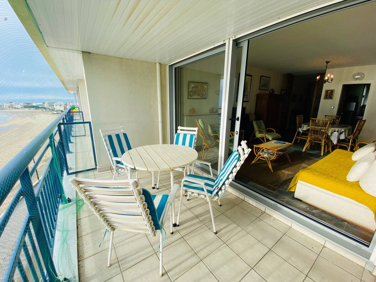 Appartement face mer 8e étage aux Sables-d'Olonne - Photo 2