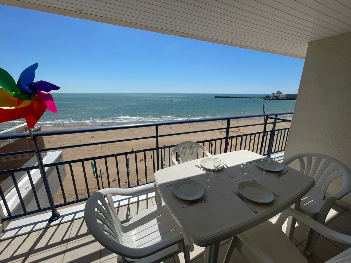 T3 face océan aux Sables-d'Olonne, 9ème étage, balcon plein sud - Photo 1