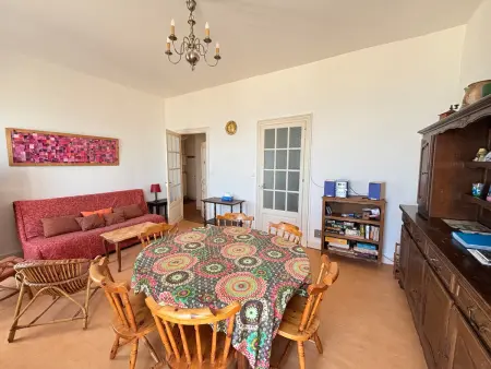 Appartement T4 face mer, proche commerces, 2 balcons, cuisine équipée, 2ème étage sans ascenseur - Photo 4