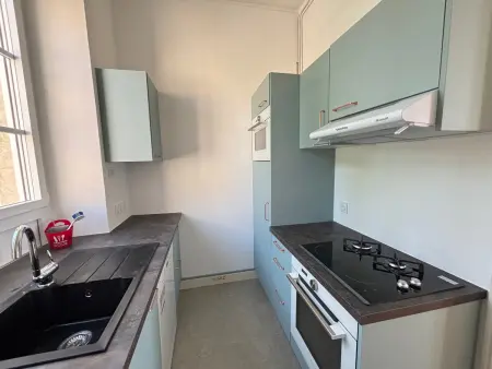 Appartement T4 face mer, proche commerces, 2 balcons, cuisine équipée, 2ème étage sans ascenseur - Photo 19