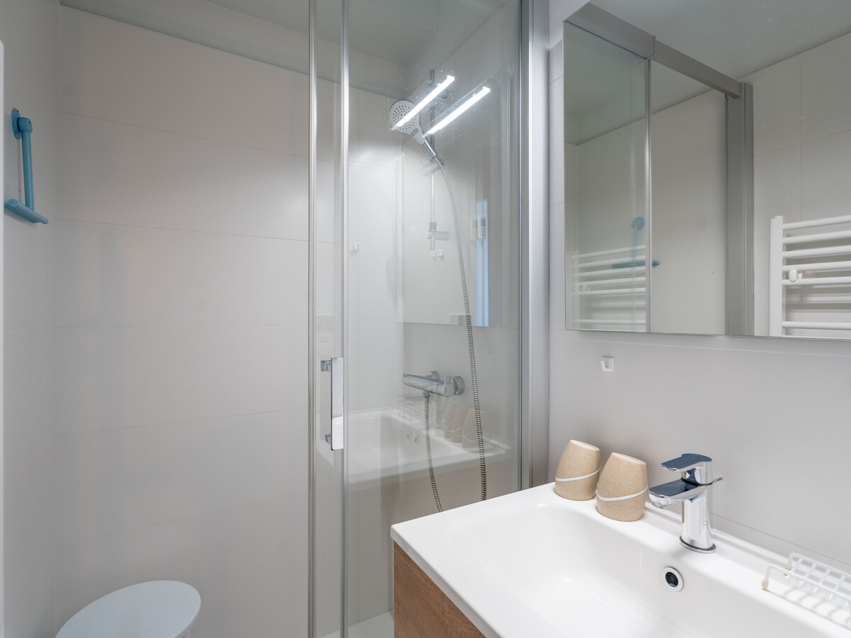 Studio cabine 27 m² vue Bassin, balcon, parking, plage - Photo 8