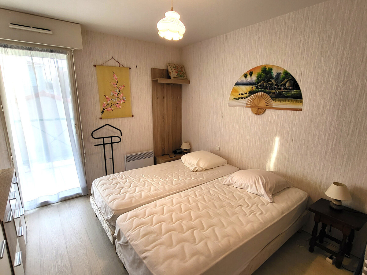 T2 39 m² terrasse Est, parking, 200m de la mer - Photo 4