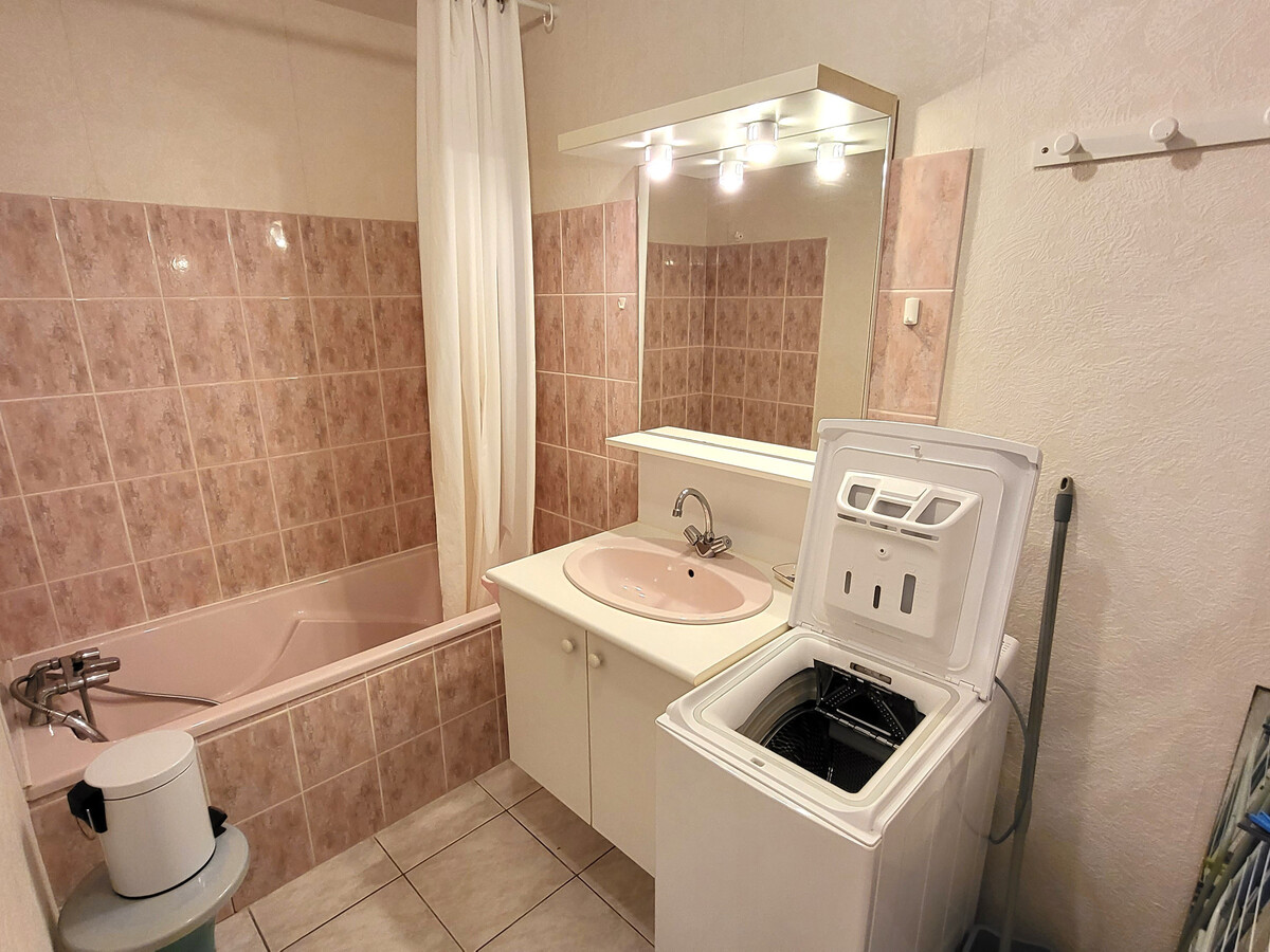 T2 39 m² terrasse Est, parking, 200m de la mer - Photo 5