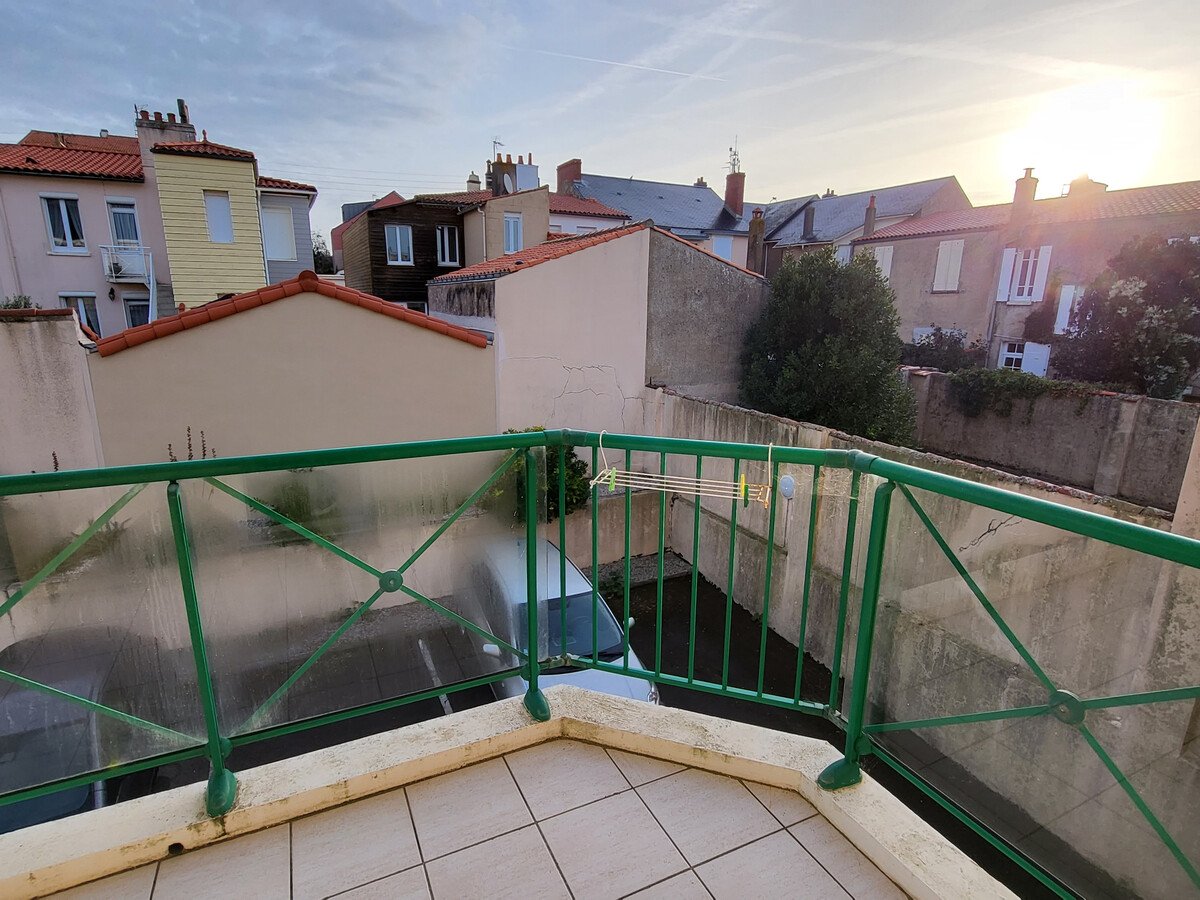T2 39 m² terrasse Est, parking, 200m de la mer - Photo 6