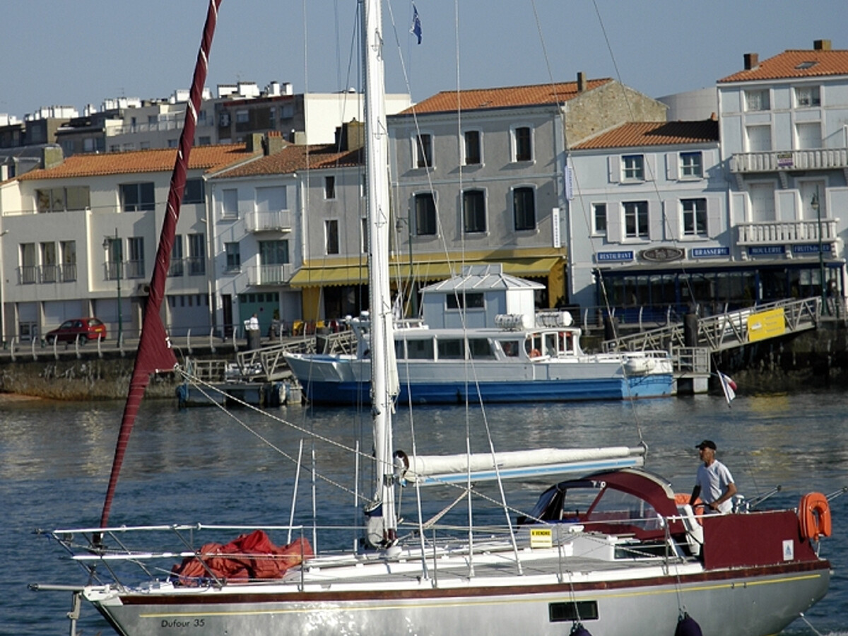 T2 39 m² terrasse Est, parking, 200m de la mer - Photo 8