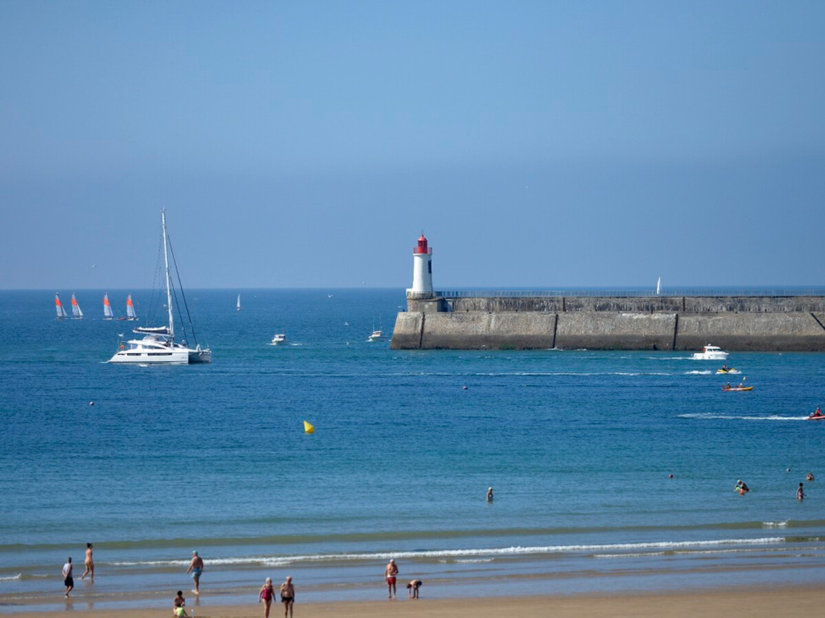 T2 39 m² terrasse Est, parking, 200m de la mer - Photo 9