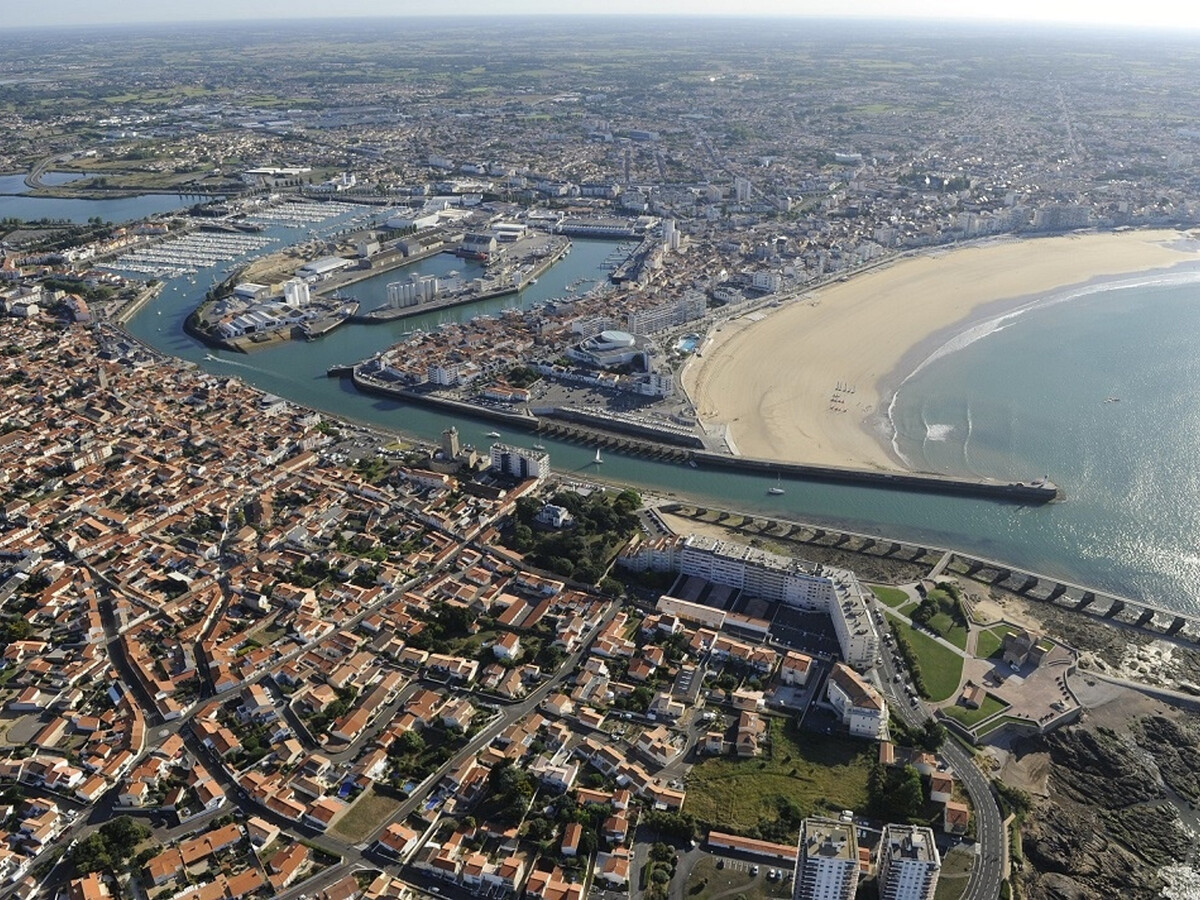 T2 39 m² terrasse Est, parking, 200m de la mer - Photo 12