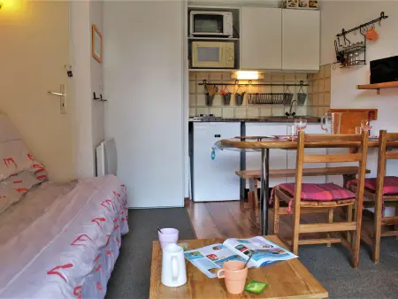 Location appartement à Risoul, Studio cosy pour 4 au centre de Risoul, proche commerces et pistes