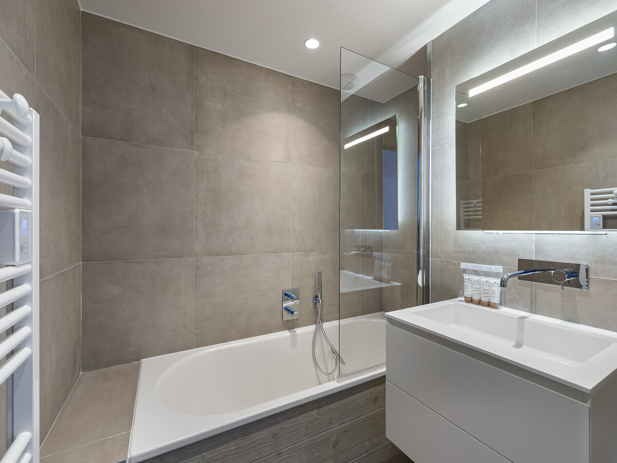 Appartement 4 chambres avec cheminée, 230m des pistes - Photo 11