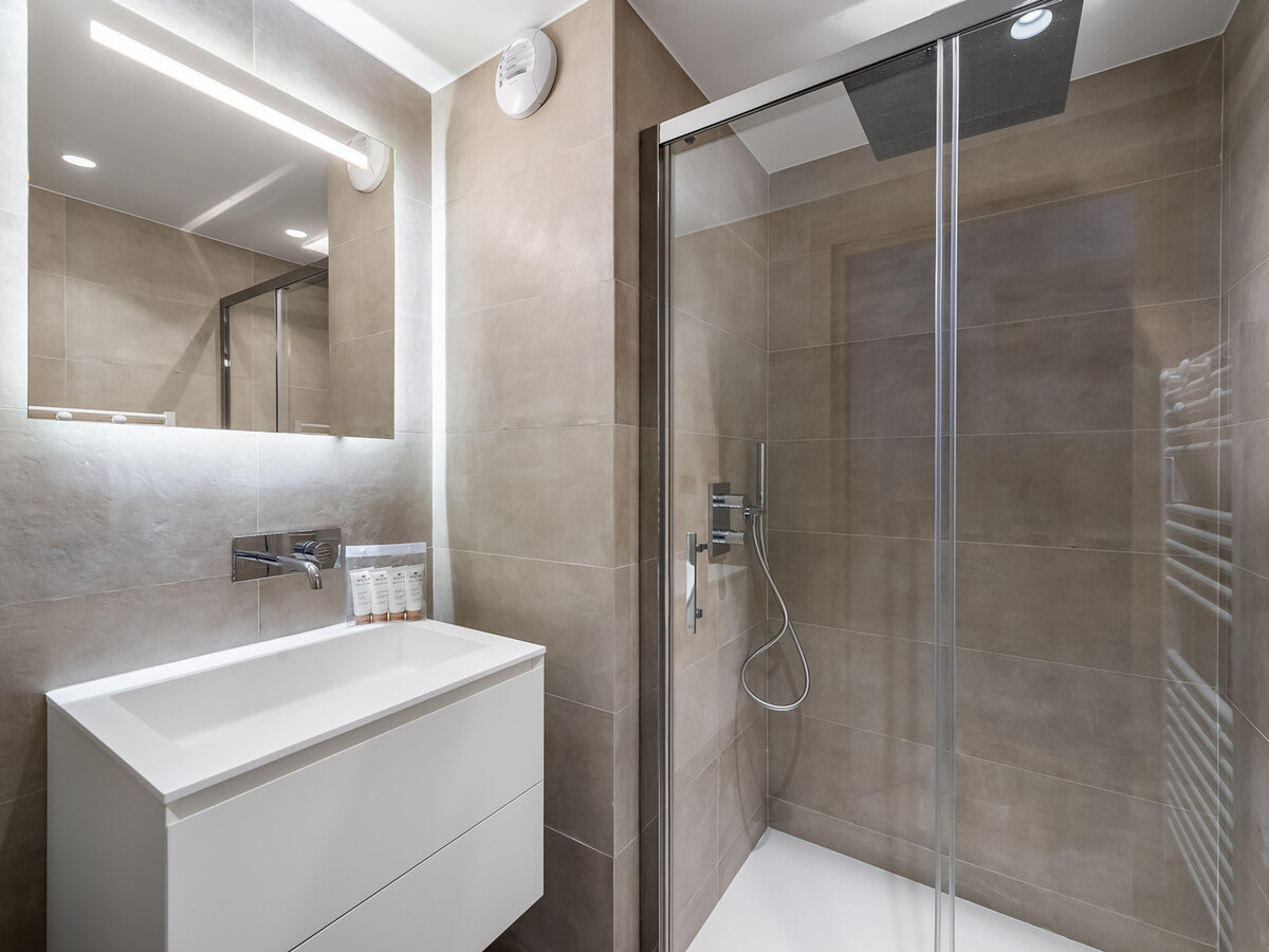 Appartement 4 chambres avec cheminée, 230m des pistes - Photo 15