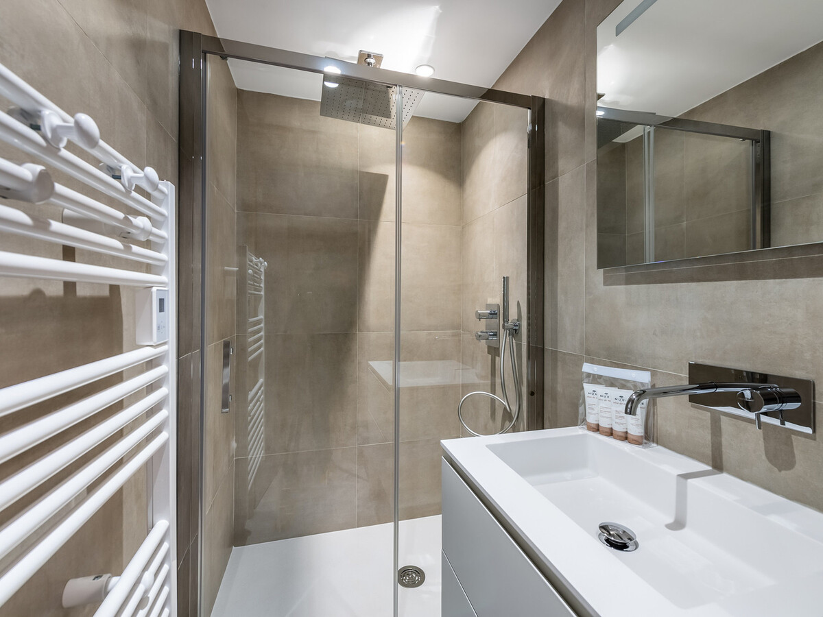 Appartement 155m² 4 chambres, cheminée et balcon à Méribel - Photo 15