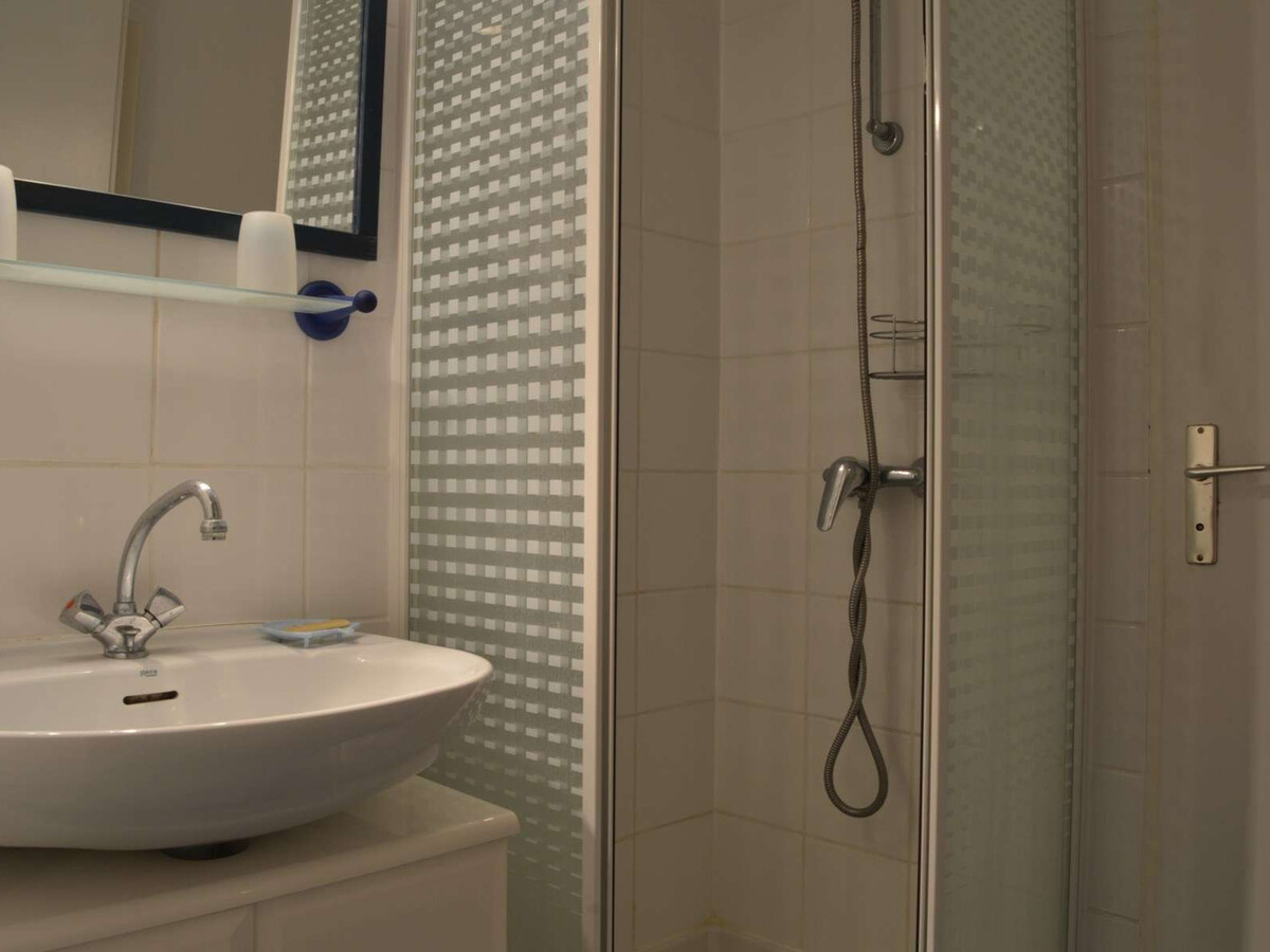 Studio cabine front de mer avec piscine et parking - Photo 11
