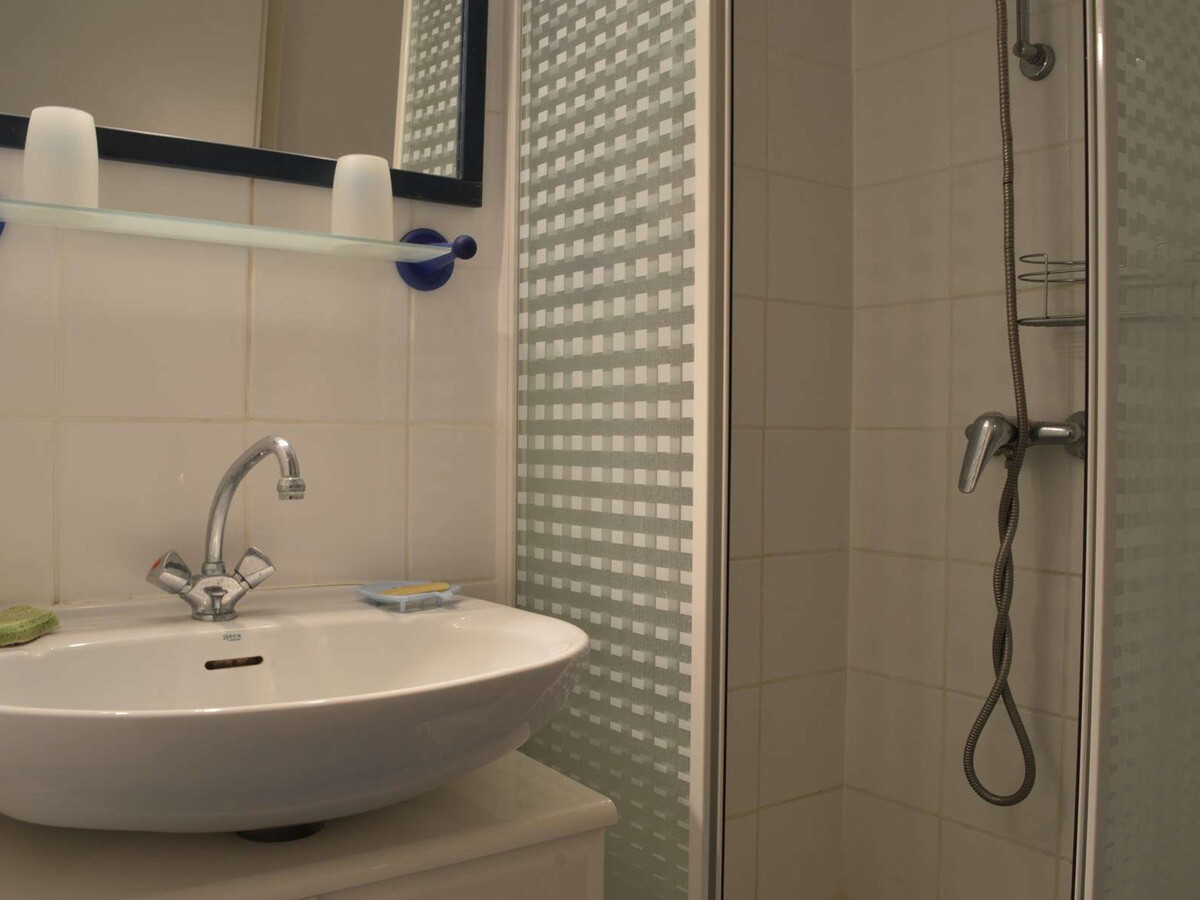 Studio cabine front de mer avec piscine et parking - Photo 12