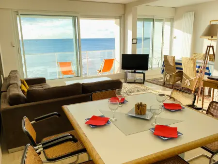 Location appartement à Les Sables d'Olonne, Appartement Élegant avec Balcon, Garage et WiFi en Bord de Mer