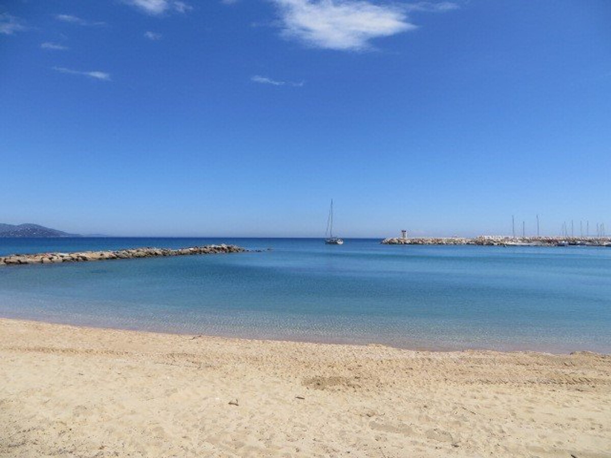 T2 3 étoiles à Bormes-les-Mimosas, vue mer et piscine - Photo 11