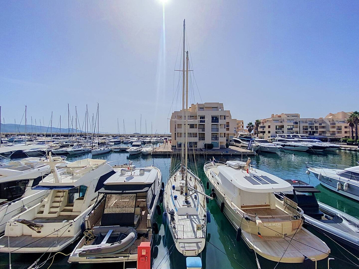 T2 3 étoiles à Bormes-les-Mimosas, vue mer et piscine - Photo 12