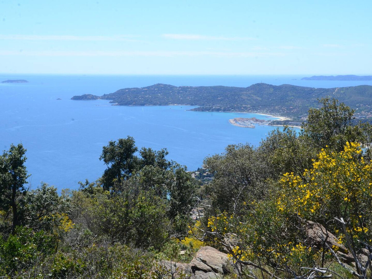 T2 climatisé vue mer avec piscine à Bormes-les-Mimosas - Photo 17