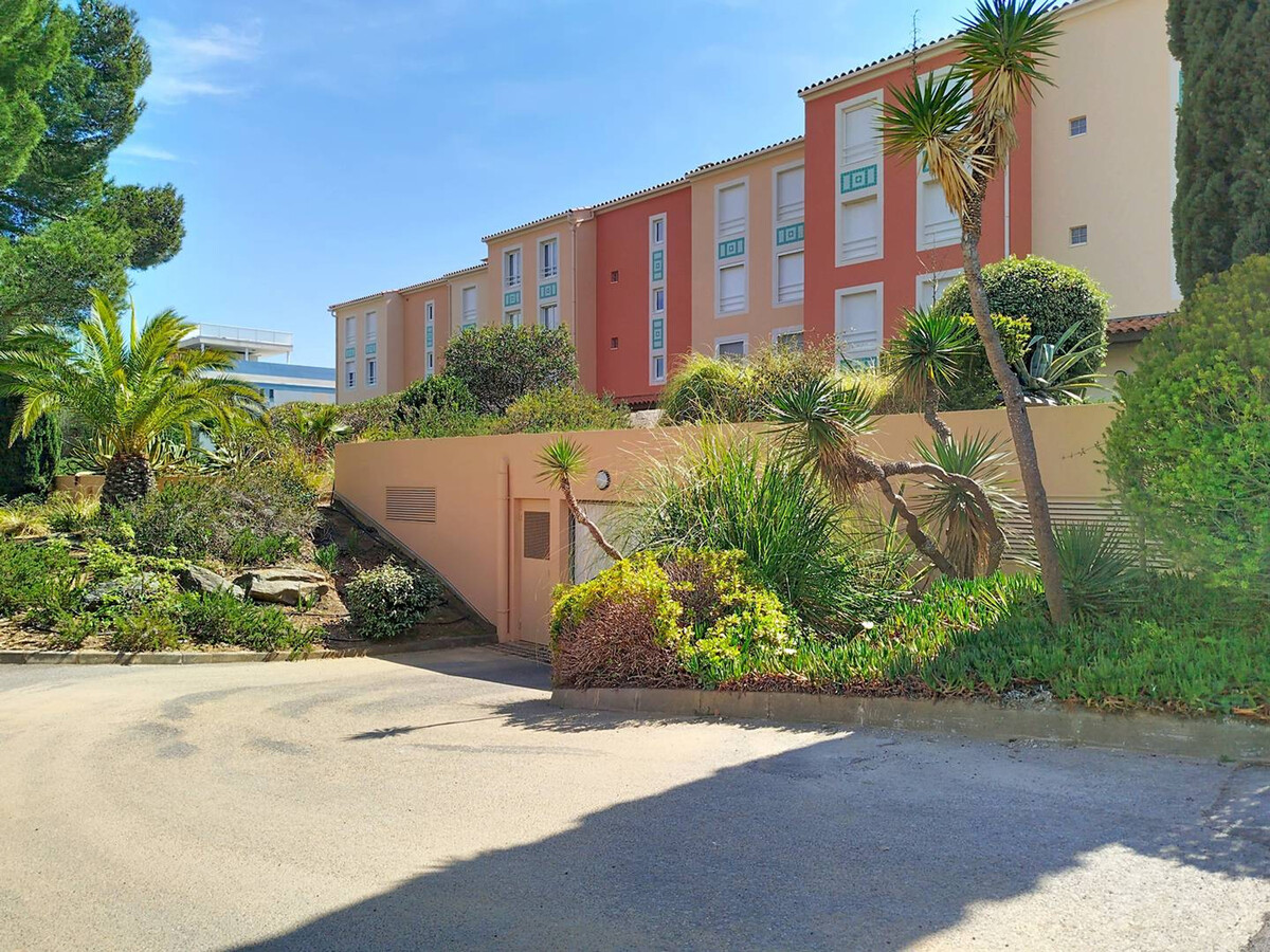 T2 cabine 45m² Bormes, loggia sud-ouest, garage inclus - Photo 11