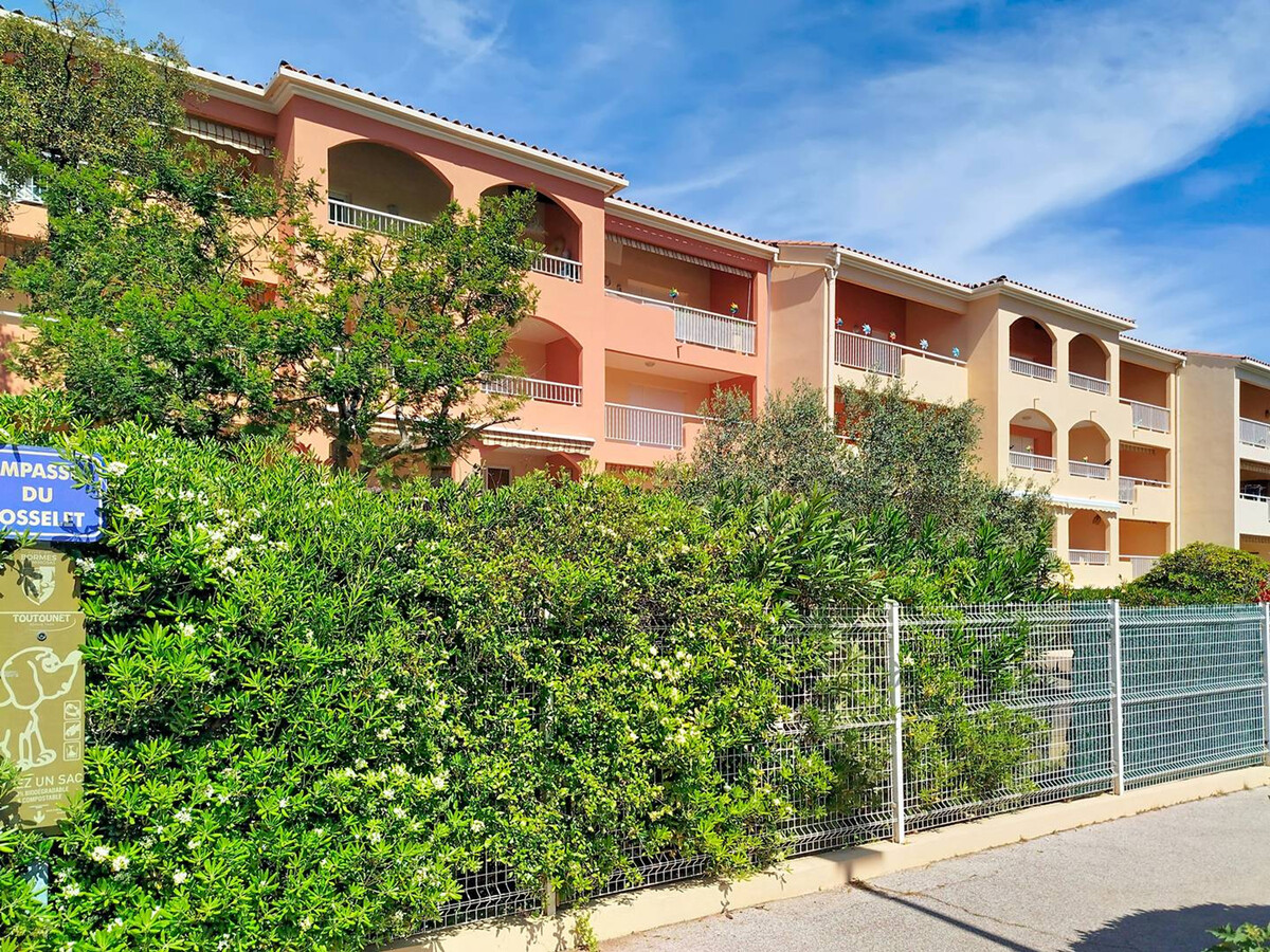 T2 Cabine 45m² avec Loggia, 800m Plage, Parking - Photo 1