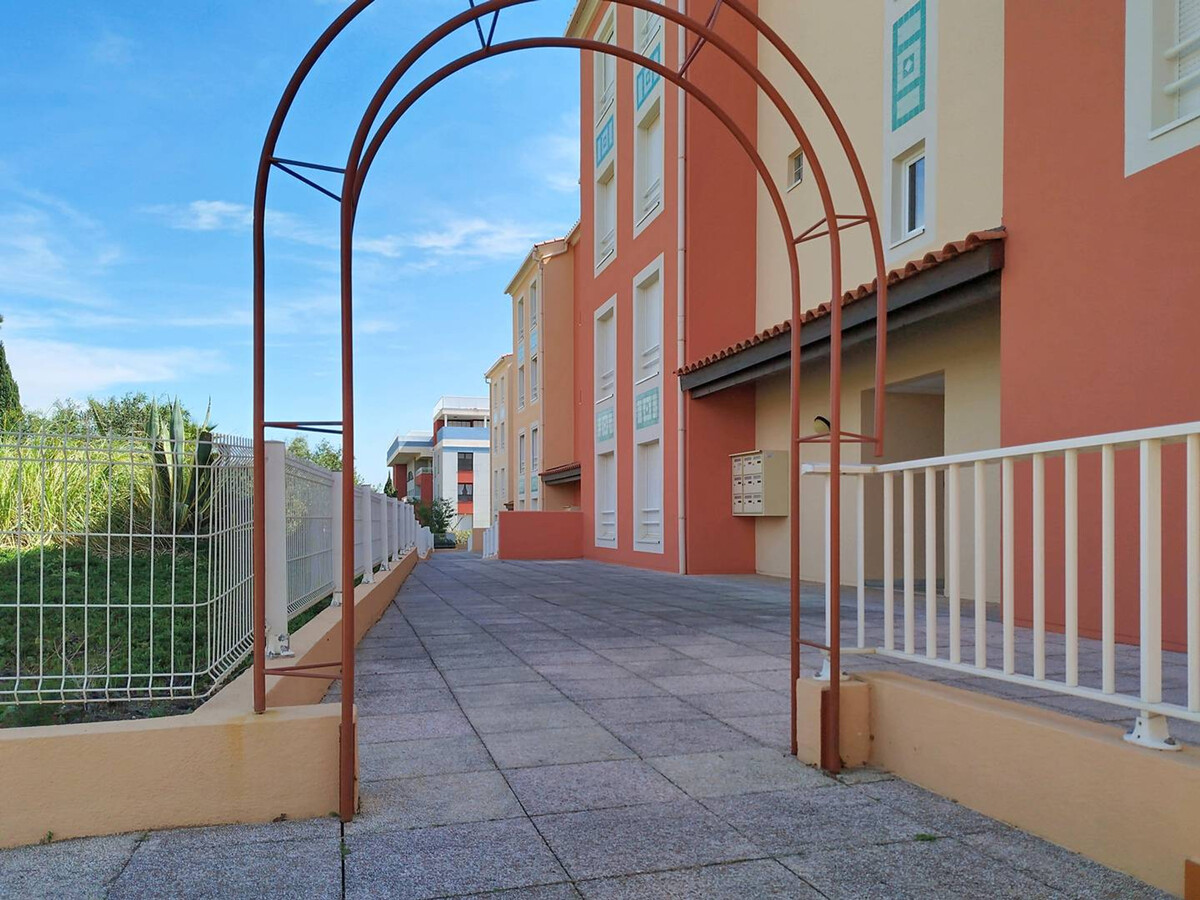 T2 Cabine 45m² avec Loggia, 800m Plage, Parking - Photo 12