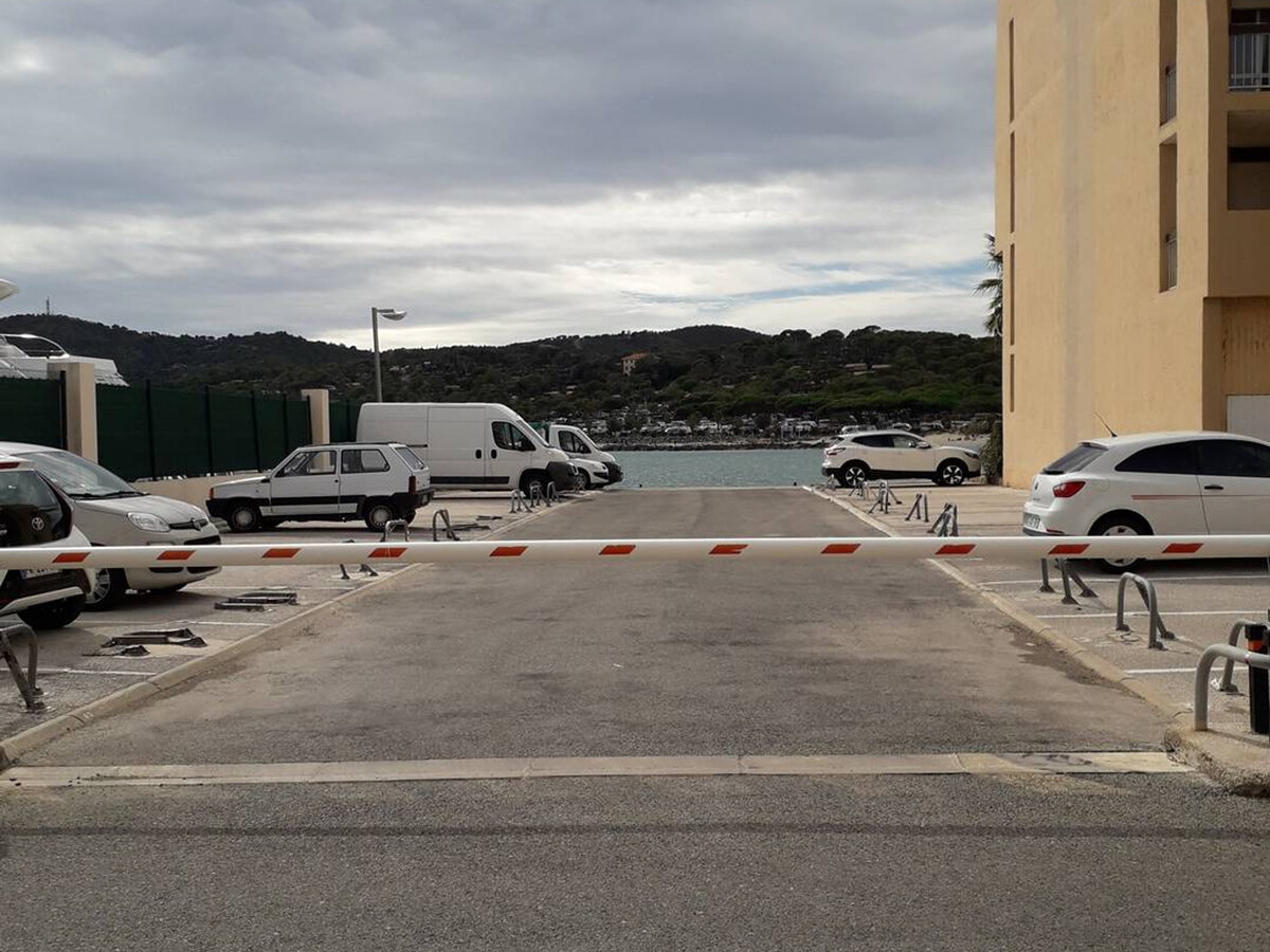 T2 La Favière avec piscine, loggia mer et parking - Photo 13