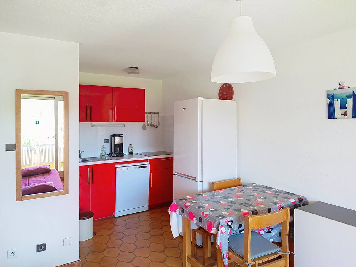 T2 rénové avec loggia, vue mer à Bormes-les-Mimosas - Photo 5