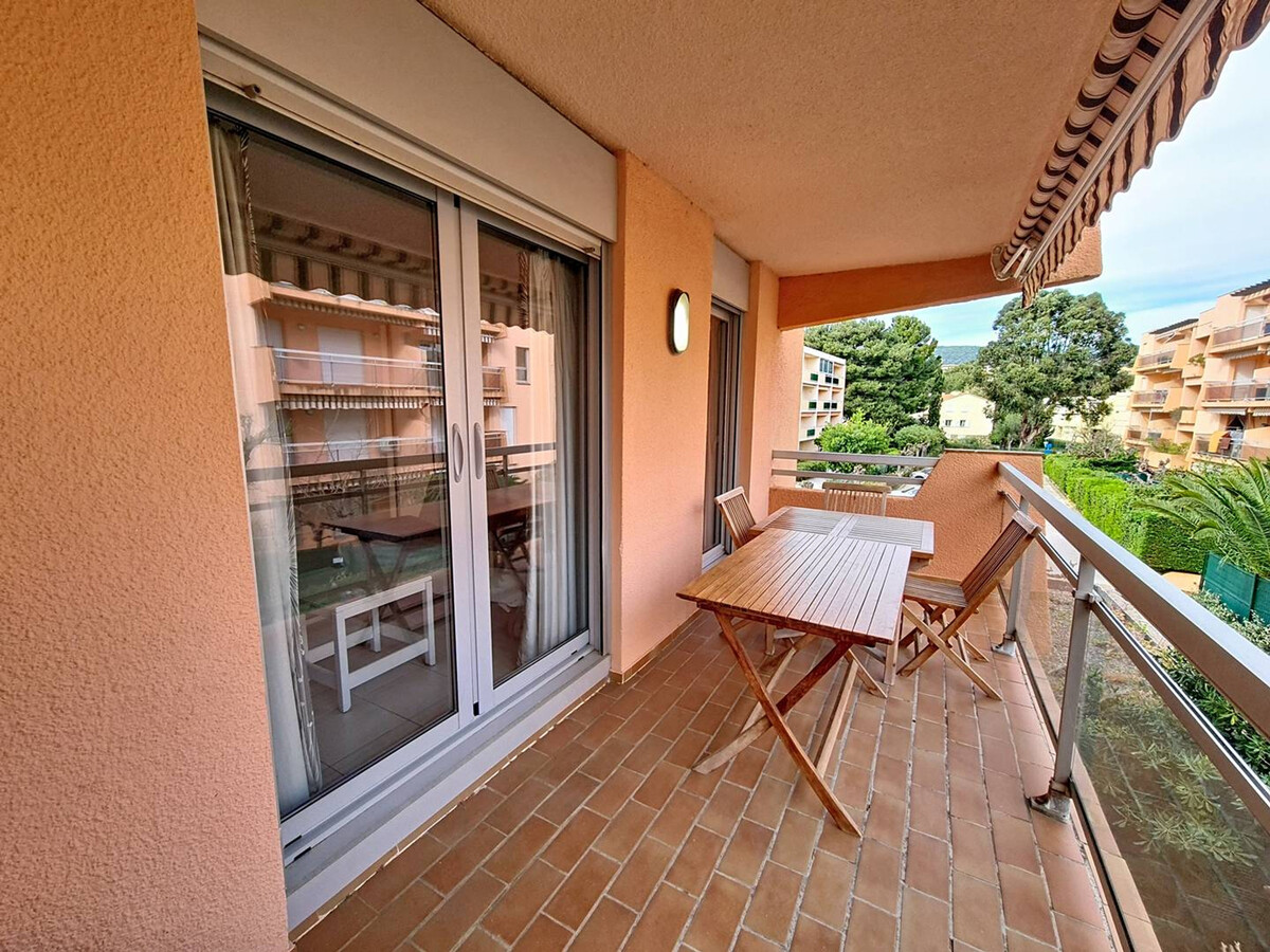 T2 35m² terrasse 12m² à Bormes-les-Mimosas - Photo 2