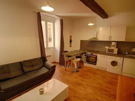 Location appartement à Ajaccio, Appartement cosy dans vieille ville dAjaccio, proche plage, marché et commodités.