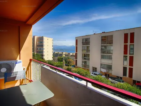Location appartement à Ajaccio, Appartement 3 pièces avec clim et parking - 4 pers