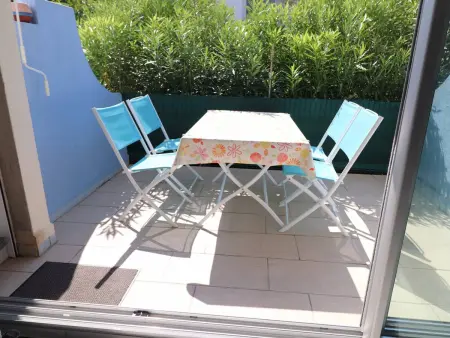 Location appartement à Le Grau du Roi, Studio Cabine au RDC avec Terrasse, Piscines, Parking Privé et Proche de la Mer