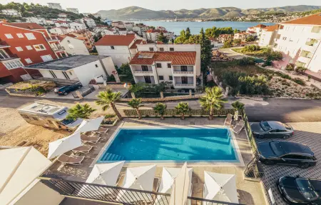 Location appartement à Okrug Gornji