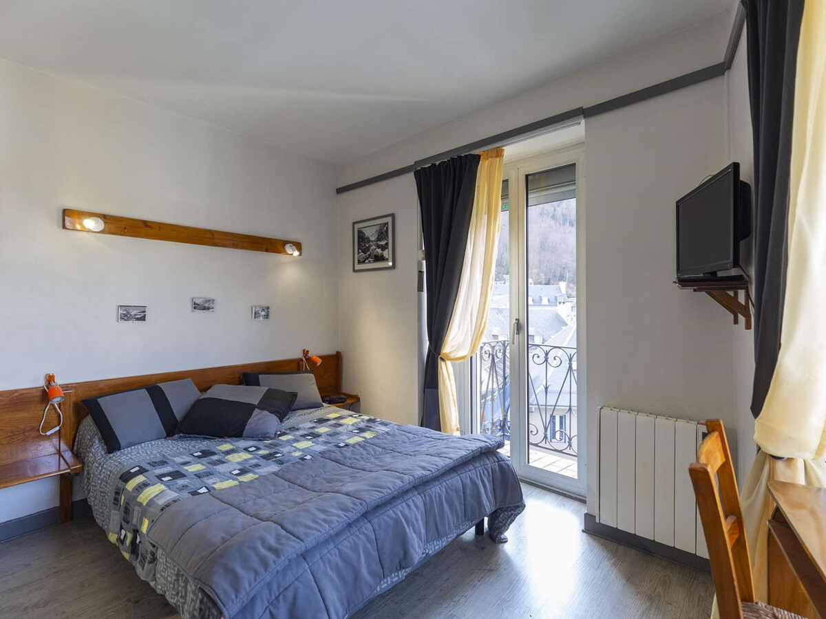 Apt 2 chambres Cauterets, balcon montagne, 350m pistes - Photo 2