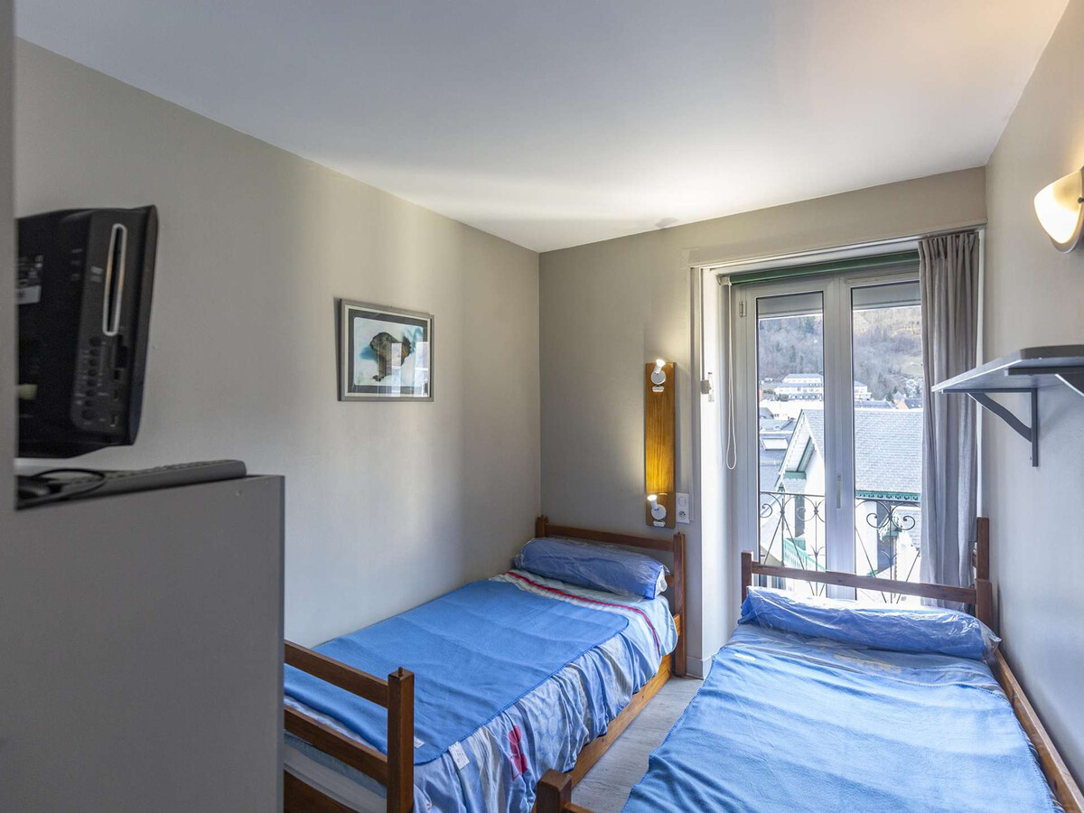 Apt 2 chambres Cauterets, balcon montagne, 350m pistes - Photo 3