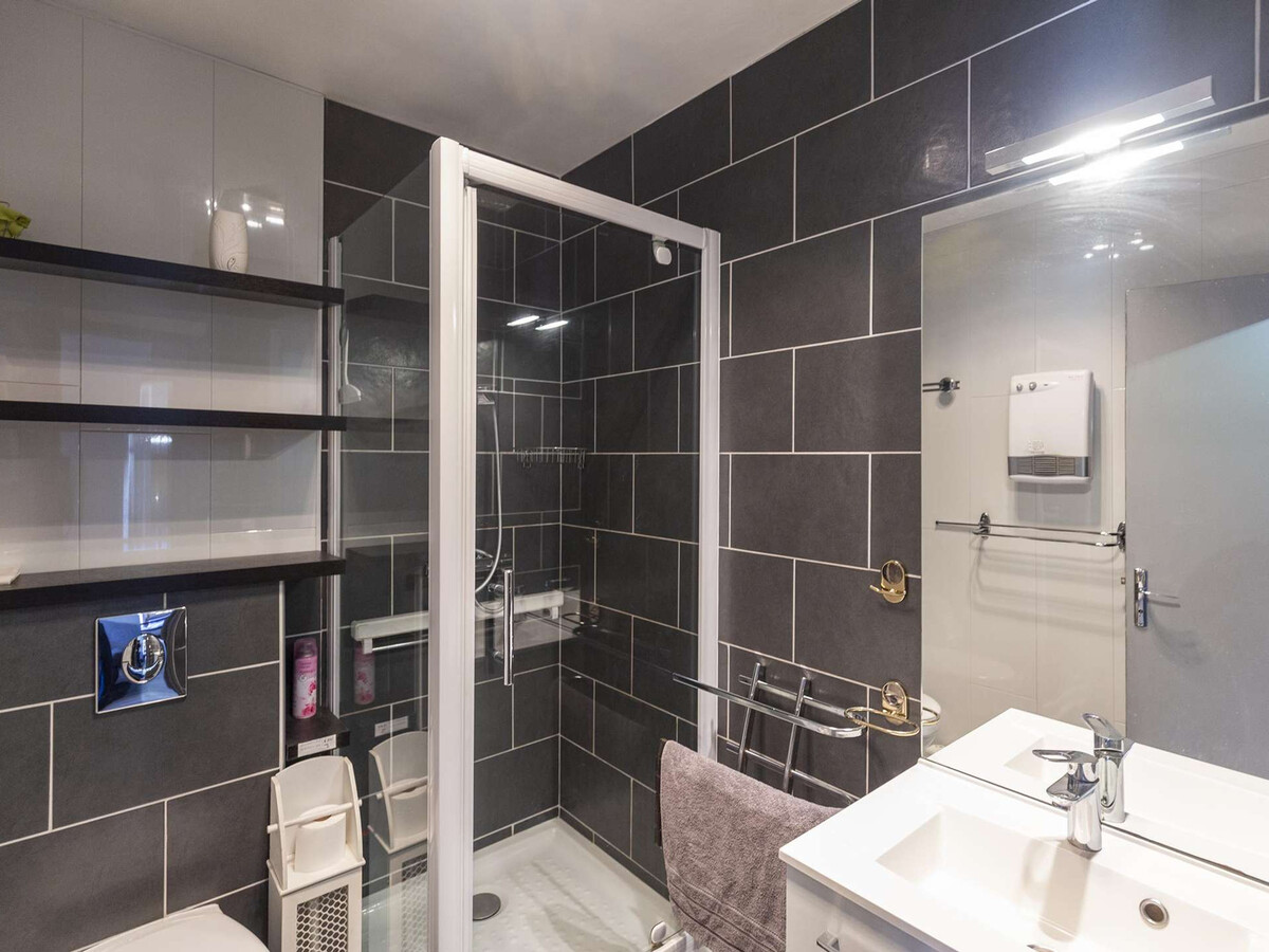 Apt 2 chambres Cauterets, balcon montagne, 350m pistes - Photo 4