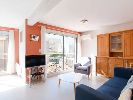 Location appartement à Narbonne, Appartement T2 climatisé avec balcon, parking privé, 4 couchages, centre Narbonne-Plage, proche mer