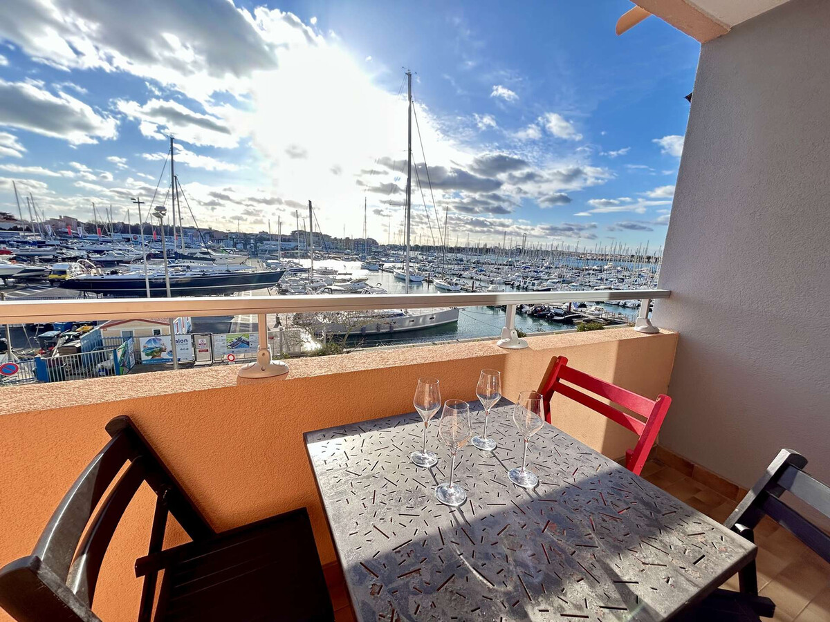 Appt 2 pièces + cabine, vue port, parking - Cap d'Agde - Photo 1