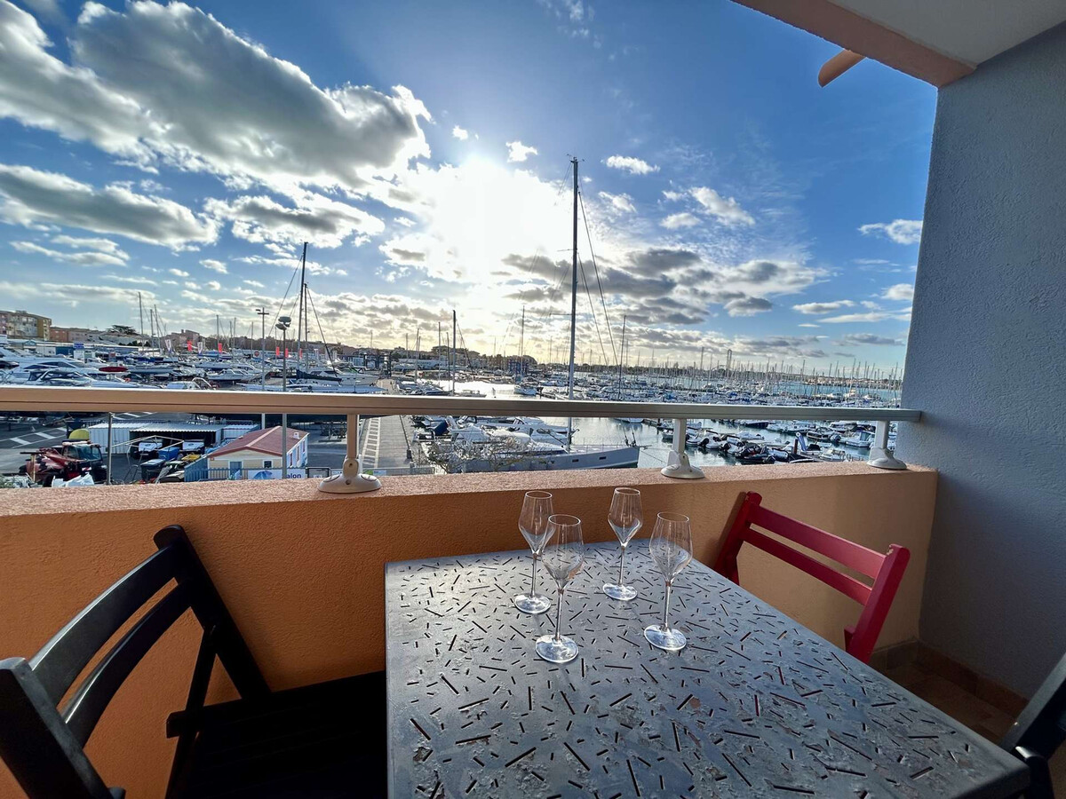Appt 2 pièces + cabine, vue port, parking - Cap d'Agde - Photo 3