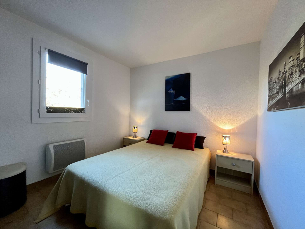 Appt 2 pièces + cabine, vue port, parking - Cap d'Agde - Photo 8