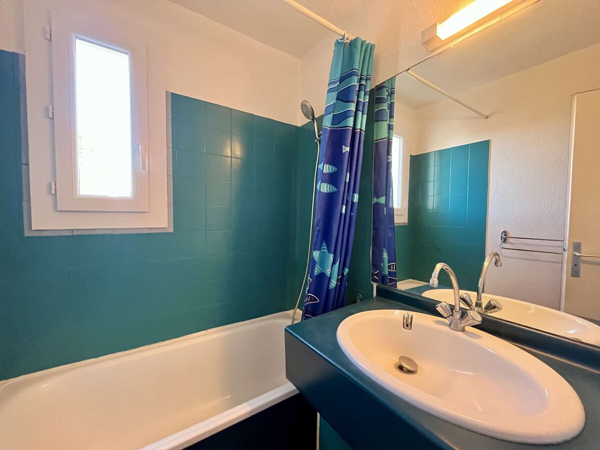 Appt 2 pièces + cabine, vue port, parking - Cap d'Agde - Photo 12
