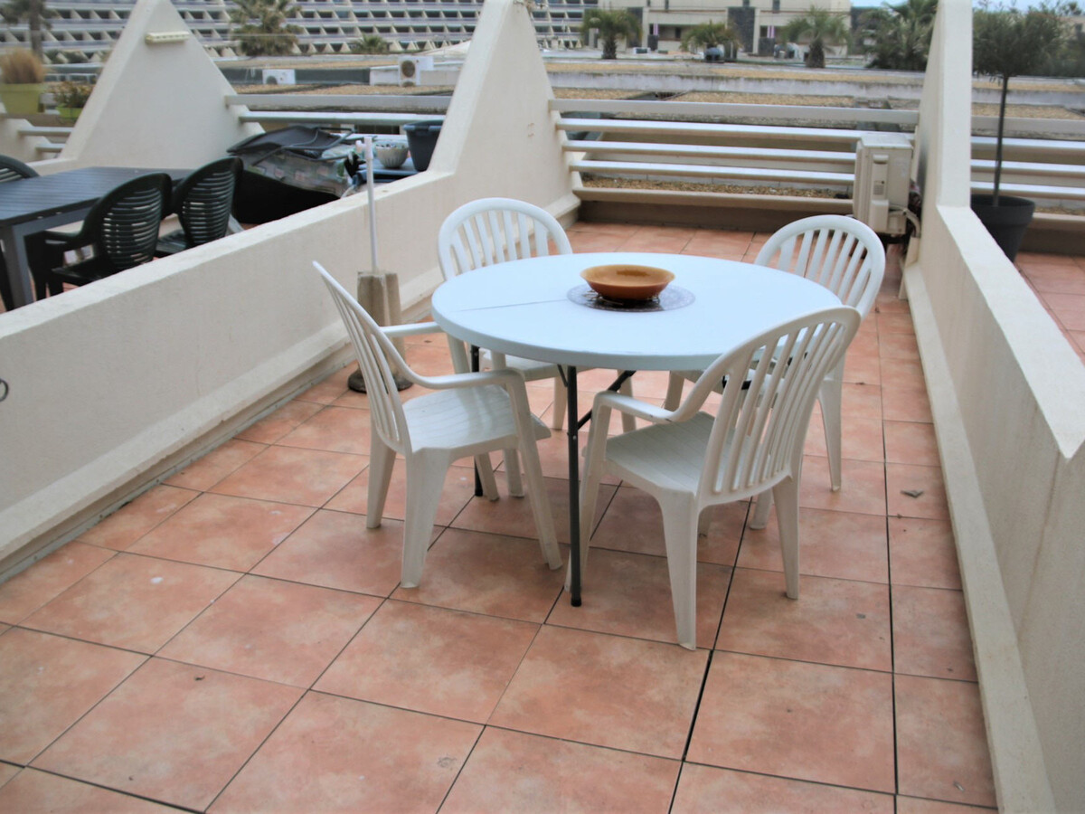 Studio climatisé 1er étage avec grande terrasse à Cap d'Agde - Photo 2