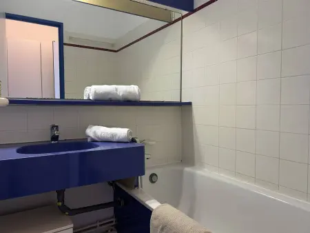 Studio bord de mer Villeneuve-Loubet, parking privé : photo 7